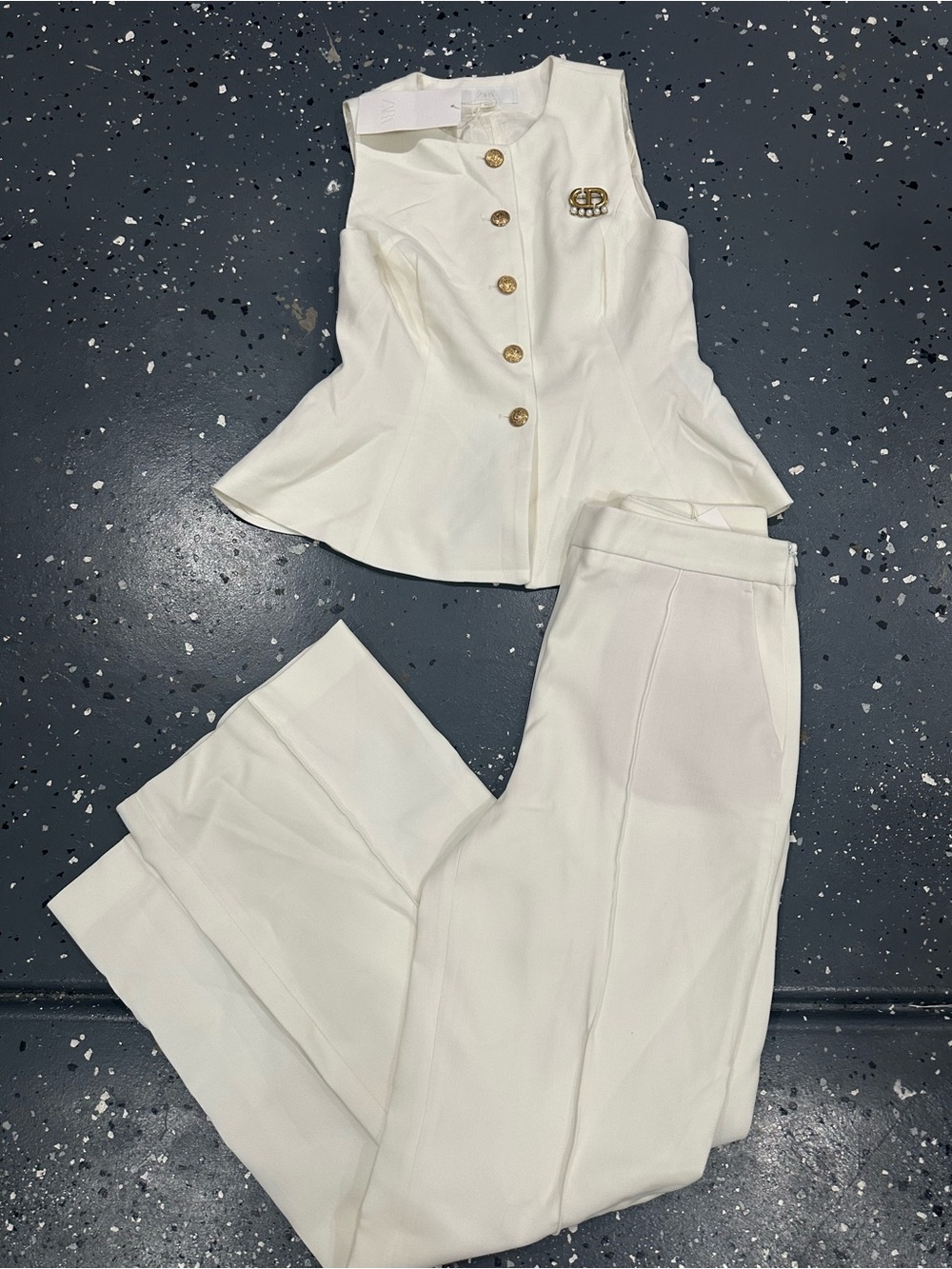 Zara  100% linen ❤️❤️❤️❤️Women's White Sleeveless Peplum Top & Pants Set